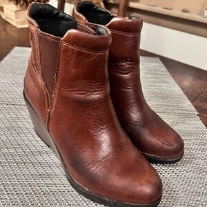 Sorel Chestnut Leather Wedge Ankle Boots